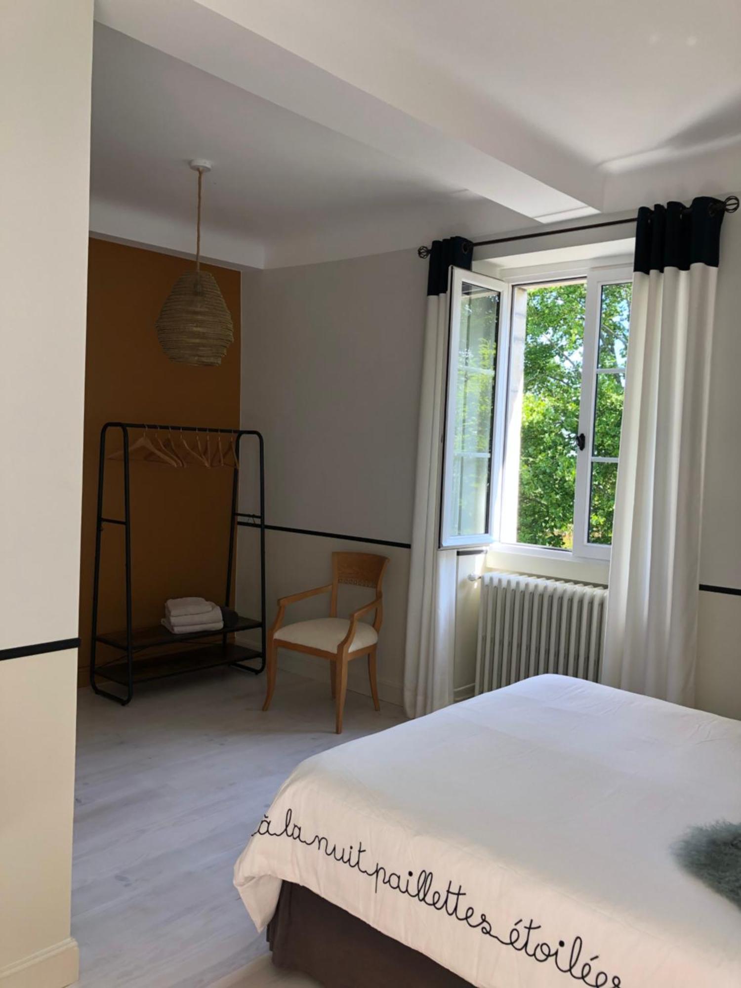 La Parenthese Bed & Breakfast Saubrigues Eksteriør bilde